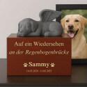 Personalisierte Boxurne mit Engelshund-Statue – Tierurne aus Holz mit Namen, Daten & Widmung